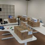Dozen uitpakken nieuwe bureaus