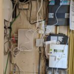 Meterkast netwerkinstallatie rommelig