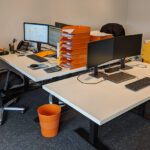 Opgeruimde computer werkplek